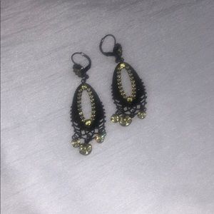 Chandelier type black with peridot colored stones